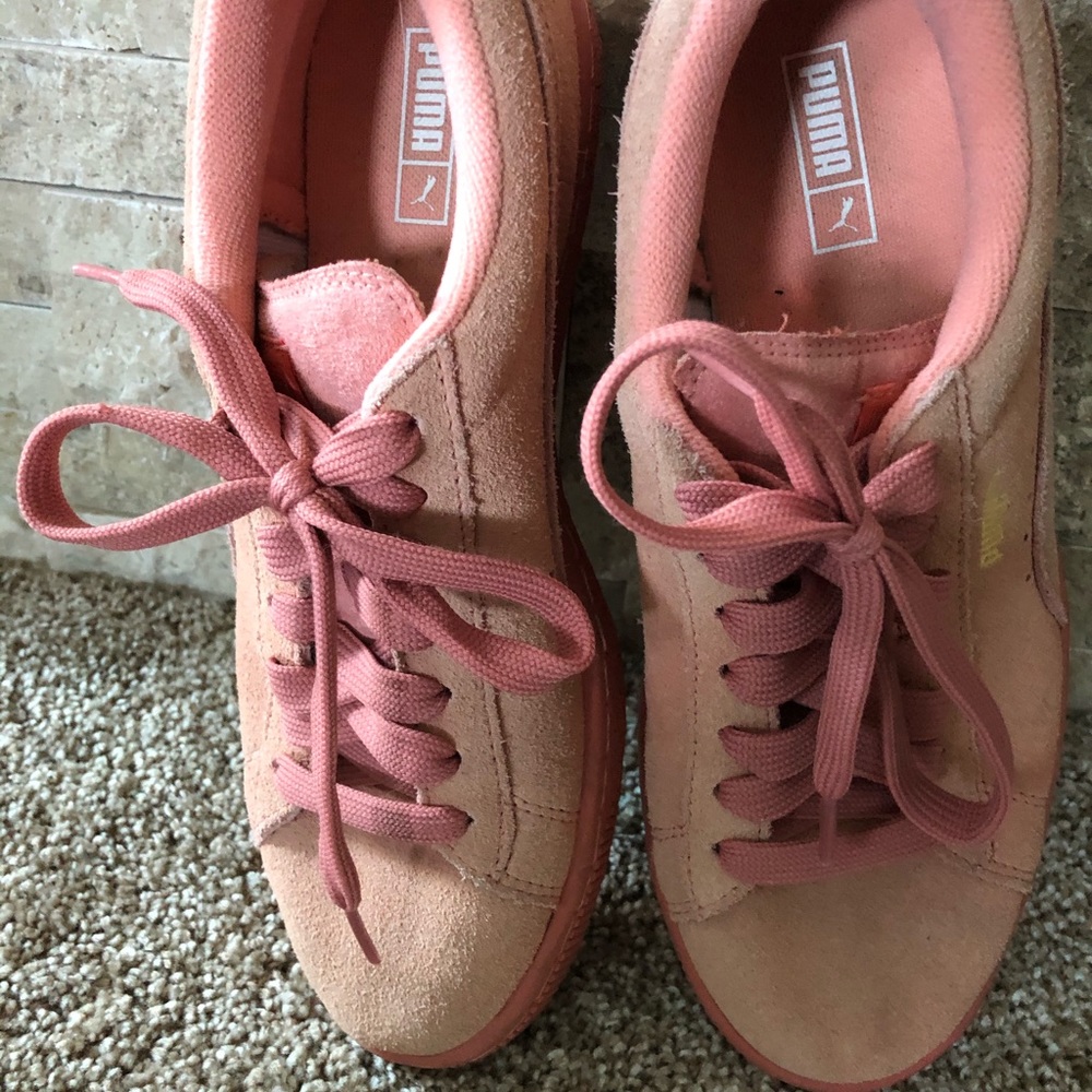 Puma tennis shoes
